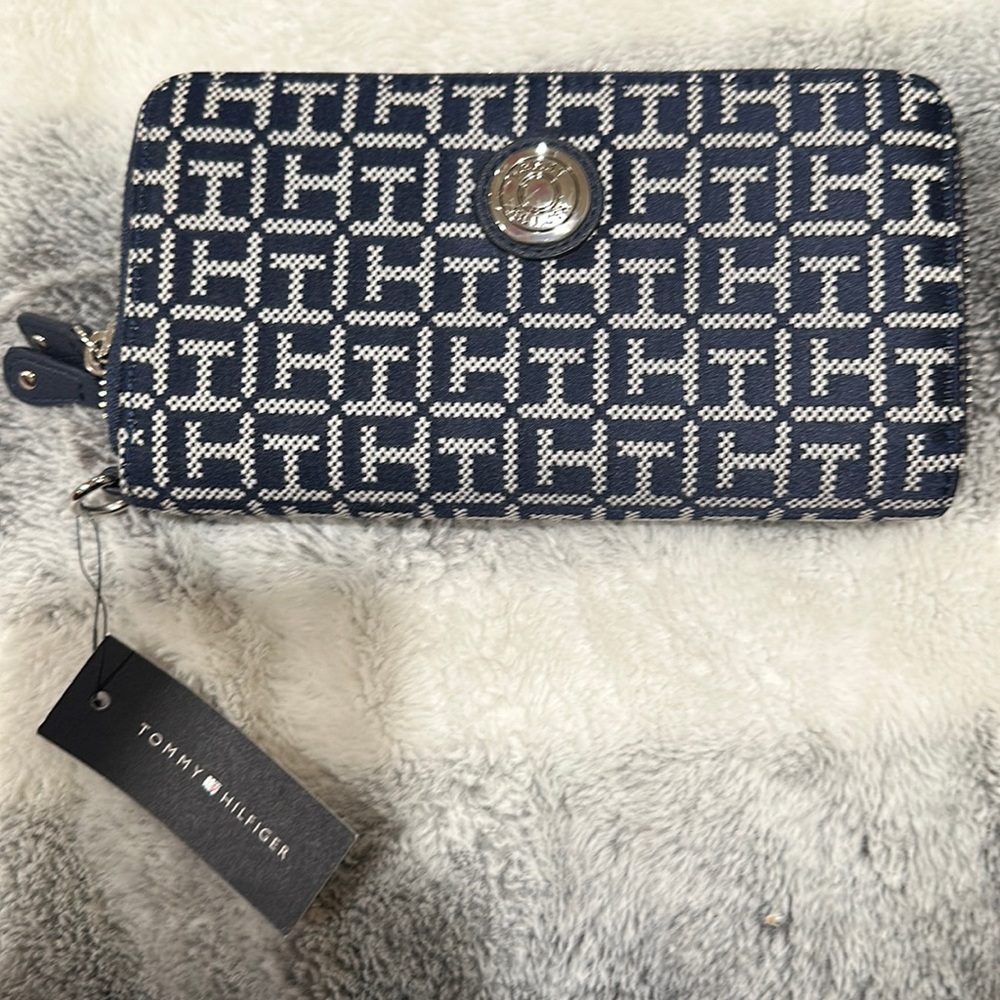 Tommy Hilfiger Navy Wallet